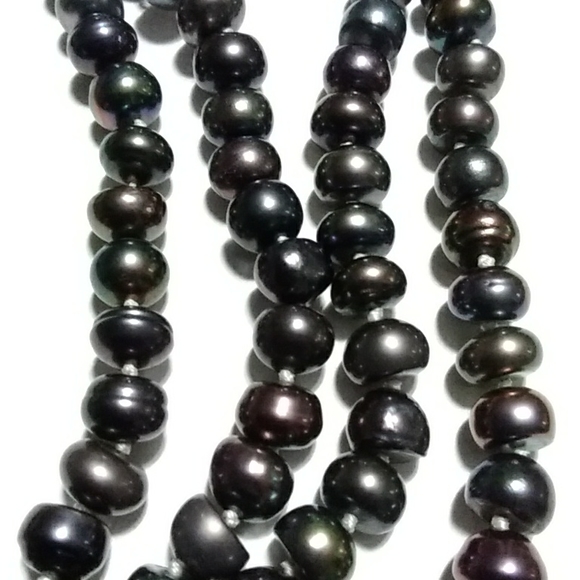 Peacock Pearl Necklace - Picture 3 of 4